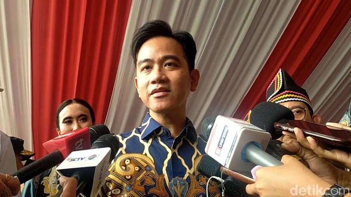 Gibran Sambut Baik Permintaan Maaf Rismon Sianipar, Rismon Akui Temuan Baru dan Cabut Buku Tudingan Ijazah Jokowi