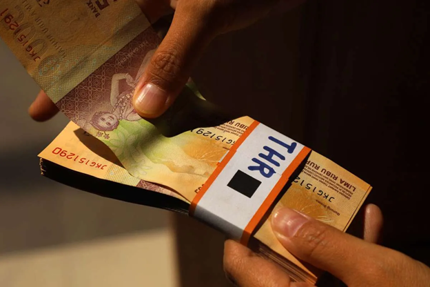 THR Lebih Banyak Ditabung, Dampak Belanja ke Ekonomi Lebaran 2026 Dinilai Minim