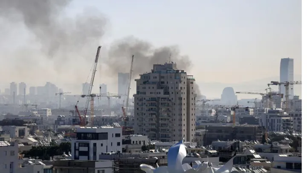 Iran Hujani Israel dan Pangkalan AS di Tiga Negara Teluk dengan Rudal