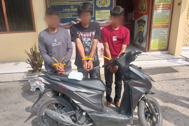 Motor Guru Raib di Parkiran Wisata Karang Anyer, Sepekan Kemudian Tiga Residivis Curanmor Diciduk