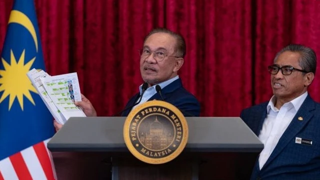 Anwar Ibrahim Berterima Kasih kepada Iran setelah Kapal Tanker Malaysia Diizinkan Lewati Selat Hormuz