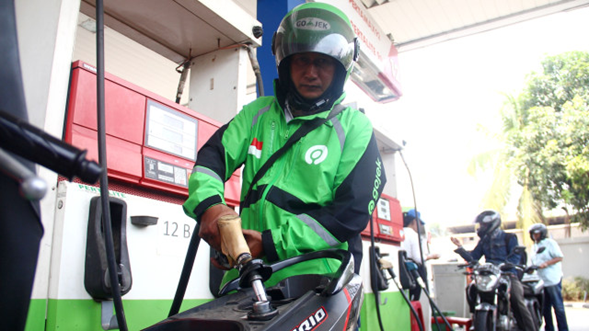 Ojol Desak Subsidi BBM Dialihkan ke Motor Listrik