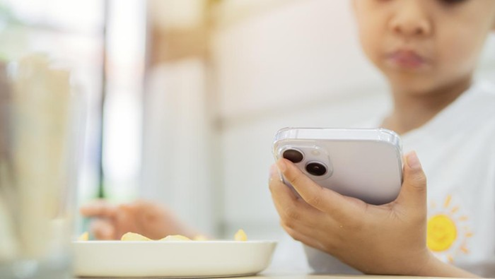 Polandia Larang Siswa Sekolah Dasar Pakai Ponsel Mulai 1 September 2026