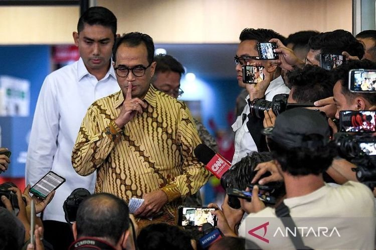 KPK Periksa Eks Menhub Budi Karya Setelah Tiga Kali Mangkir, Penyidikan Kasus Korupsi DJKA Terus Melebar