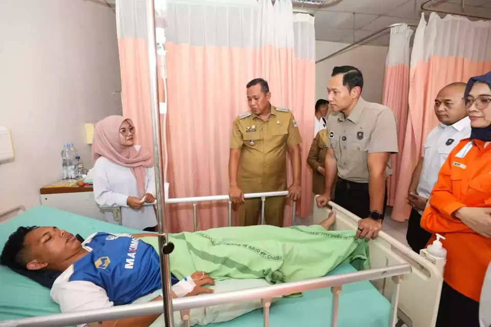 Menko AHY Pastikan Korban Kecelakaan Tabrakan Kereta di Bekasi Ditangani Maksimal