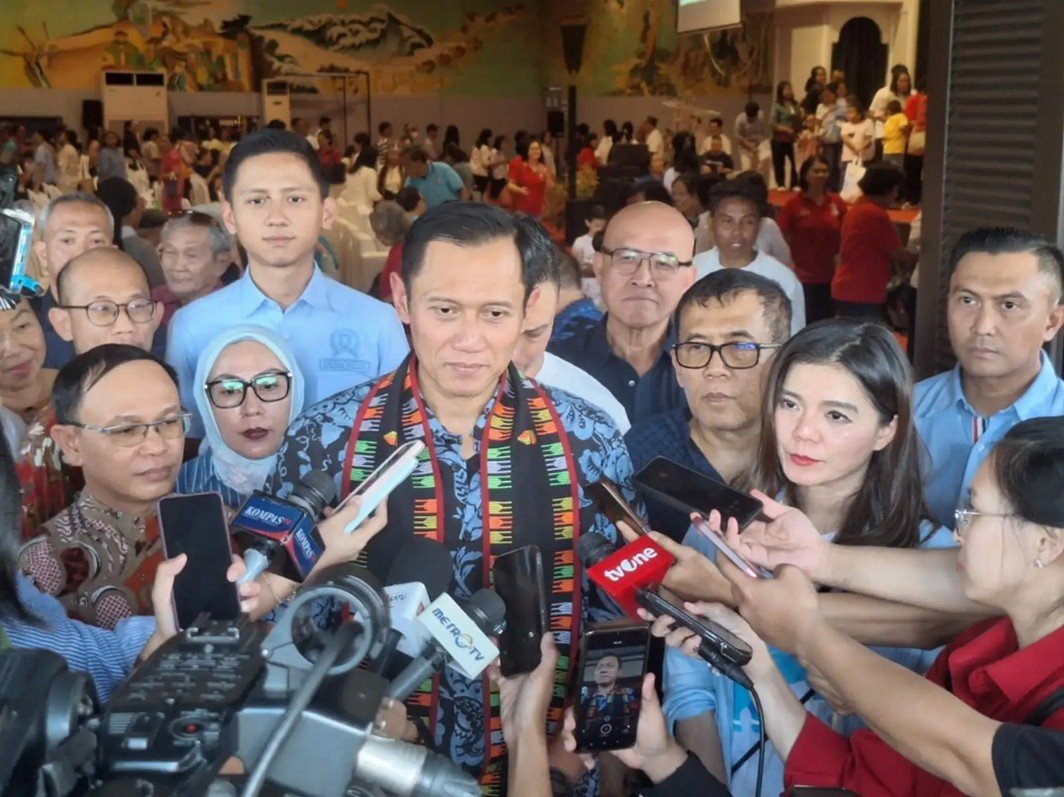 Rayakan Paskah dengan Baksos, AHY Bagikan Sembako dan Perlengkapan Ibadah ke Jemaat Prasejahtera di Jakarta Barat