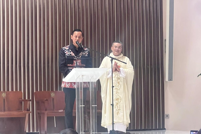 Menko AHY Hadiri Misa Paskah, Serukan Semangat Kebangkitan dan Optimisme Realistis