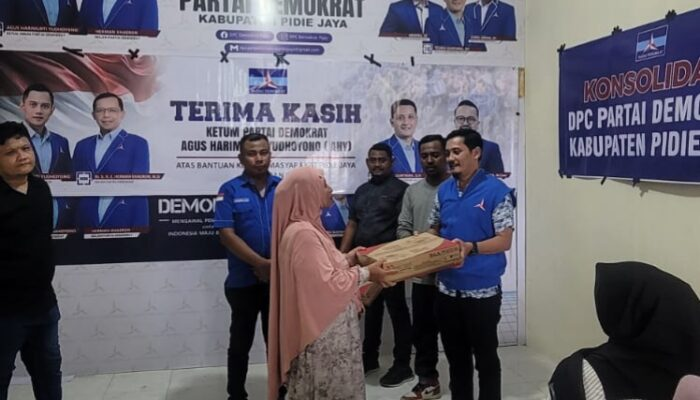 AHY Salurkan 150 Kompor Gas untuk Korban Banjir Pidie Jaya