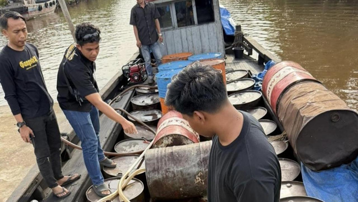 Polda Riau Bongkar Perdagangan Solar Subsidi Ilegal, 10 Ribu Liter Diamankan dari Dua Lokasi