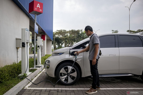 Konsumen Mobil Listrik Bisa Kena BBNKB Rp48 Juta dan Pajak Tahunan Rp5 Juta