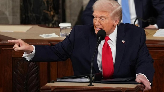 Trump Ancam Hancurkan Pembangkit Listrik Iran, Tegaskan AS Belum Serang Habis-habisan