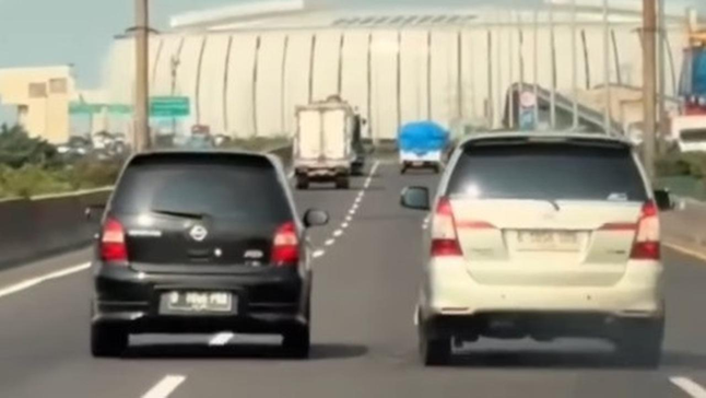 Dua Mobil ‘Duel’ di Tol Kemayoran Viral, Polisi Temukan Identitas Pemilik Kendaraan Bermasalah