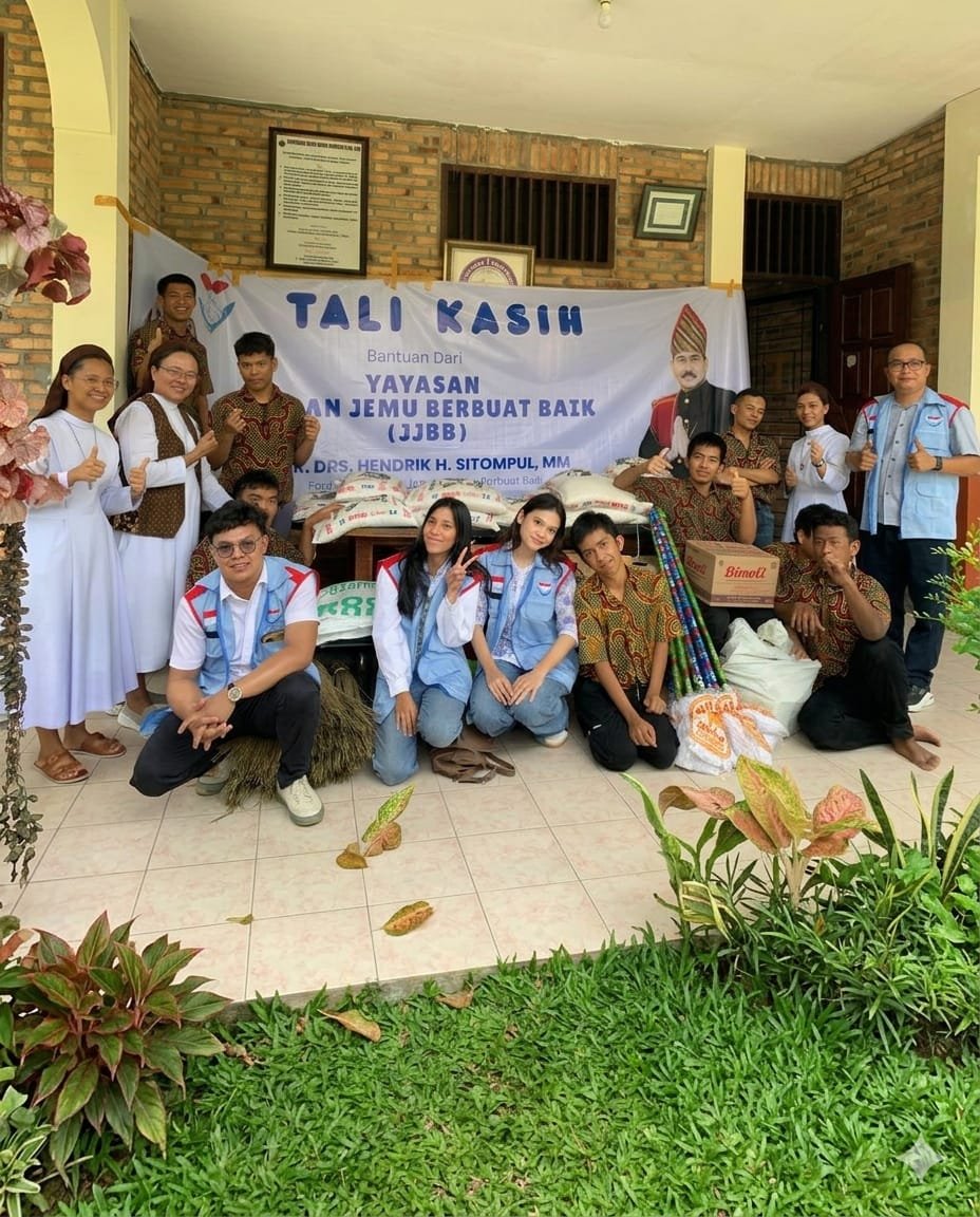 Hendrik Sitompul Salurkan Bantuan Paskah untuk Siswa Berkebutuhan Khusus di SLB C Karya Tulus