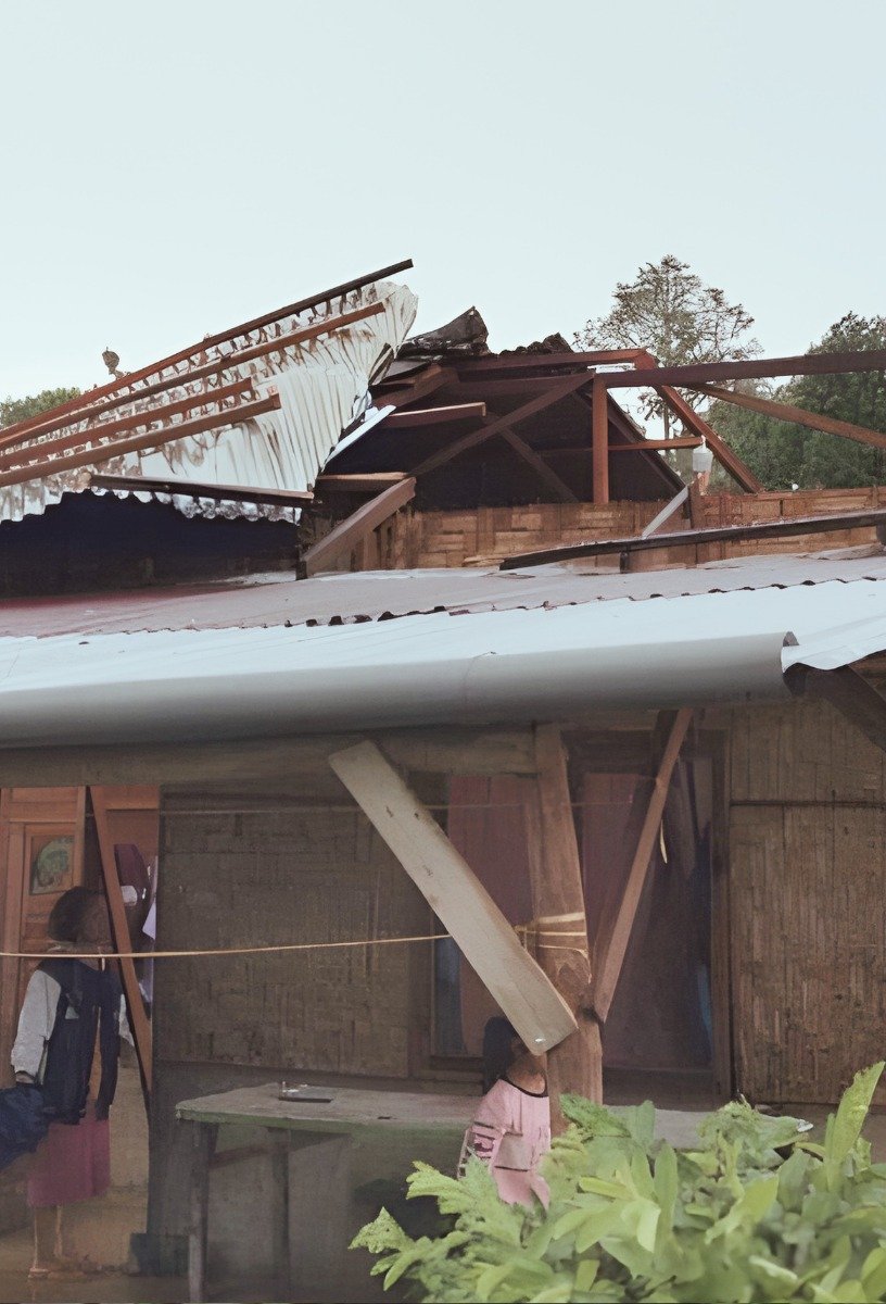 Terjang Dairi! Puting Beliung Ngamuk, Atap Rumah Beterbangan
