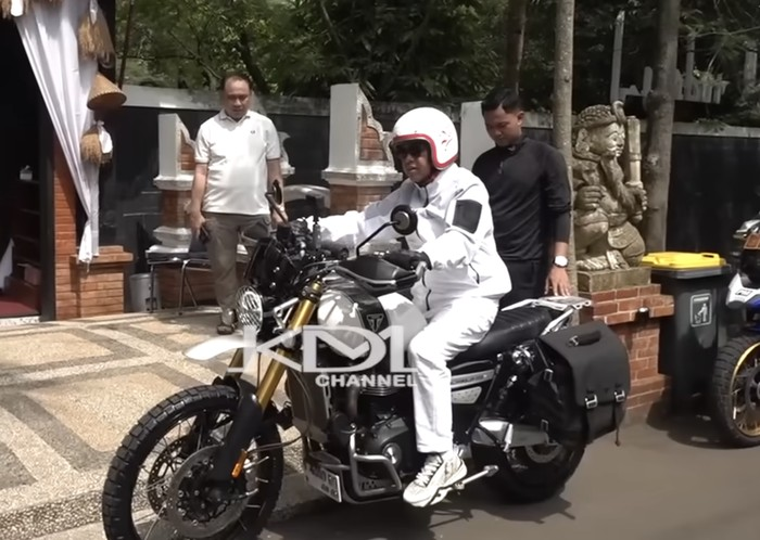 Gubernur Jabar Dedi Mulyadi Wacanakan Penghapusan Pajak Kendaraan Bermotor, Diganti Jalan Berbayar Setara Tol