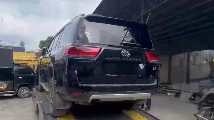mobil-land-cruiser-suap-bupati-kuansing-kini-disita-kpk-dok-istimewa-1783418888360_169