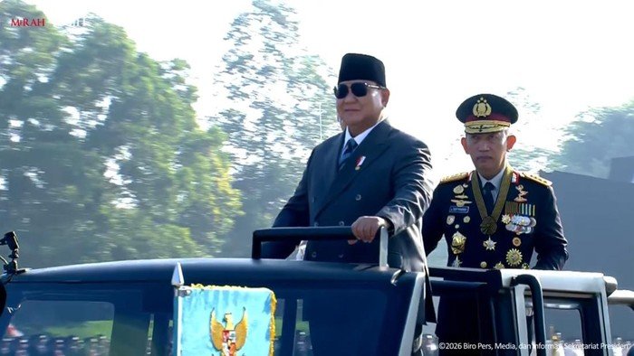 naik-maung-prabowo-didampingi-kapolri-cek-pasukan-hari-bhayangkara-ke-80-1782868973370_169